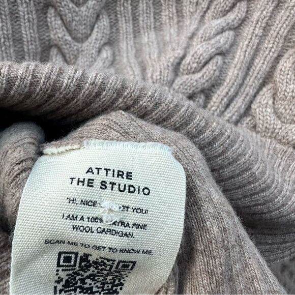 ATTIRE‎ THE STUDIO Sweater Cardigan Women’s XS Wool Crop Cableknit Chunky Beige - Picture 4 of 6